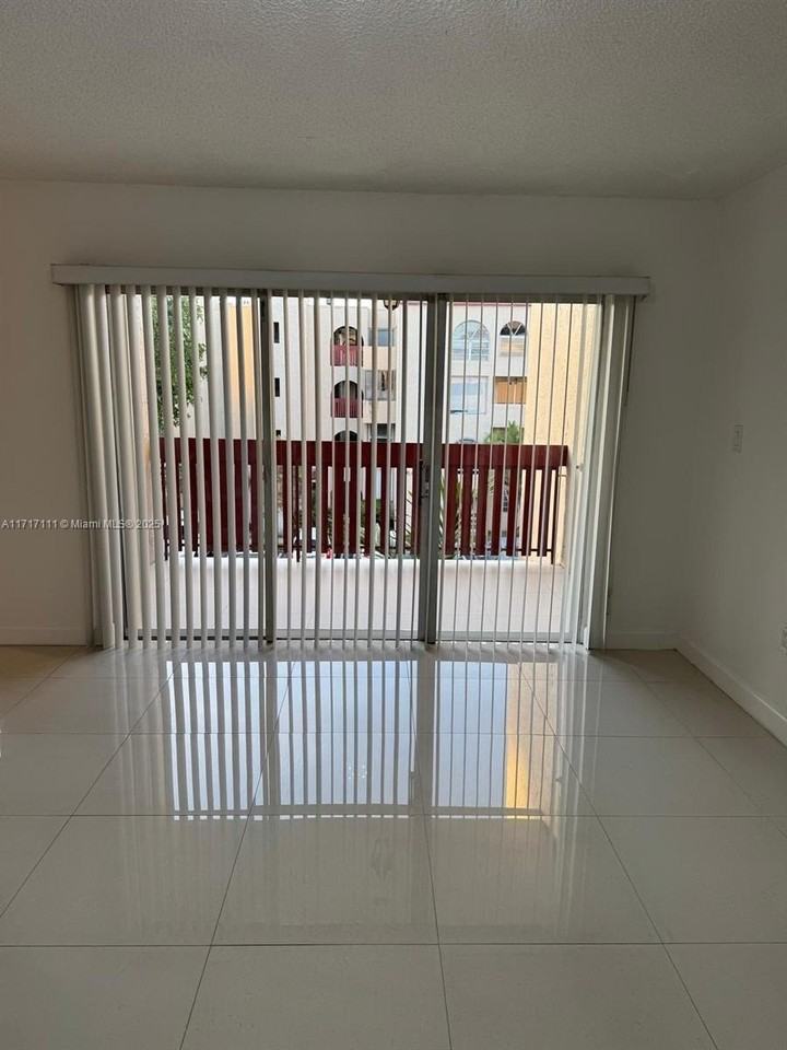 10661 Southwest 108th Avenue - Photo 5 of 15