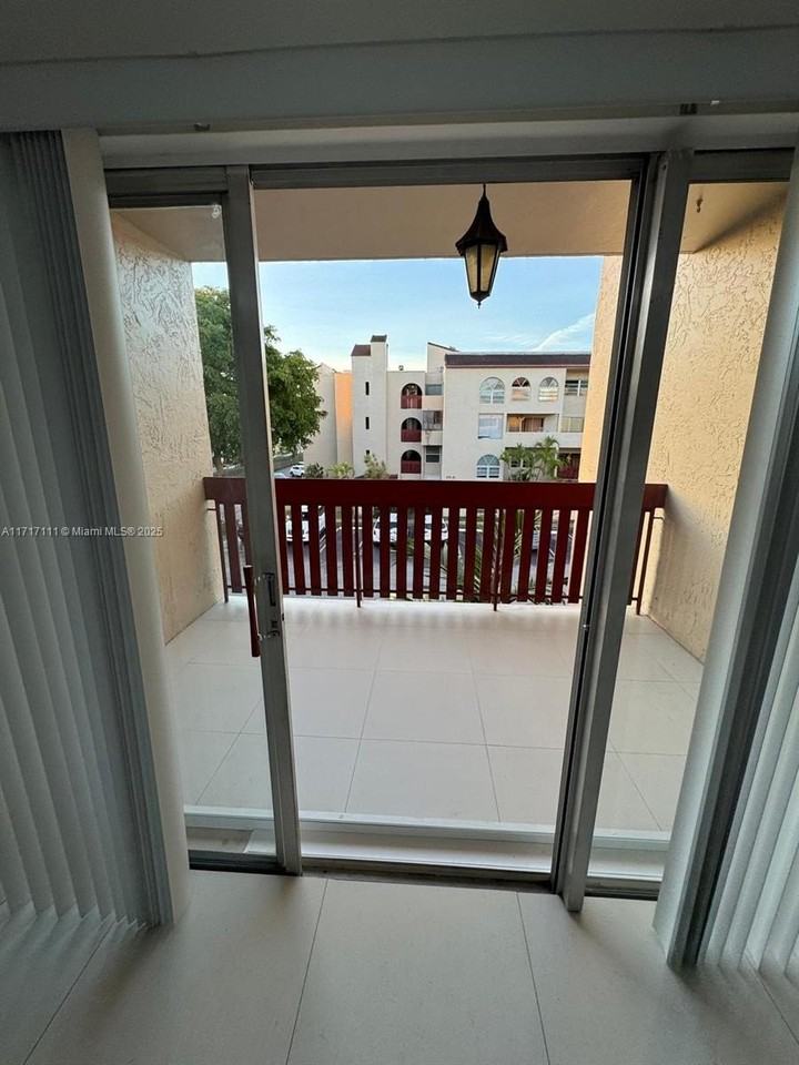 10661 Southwest 108th Avenue - Photo 7 of 15