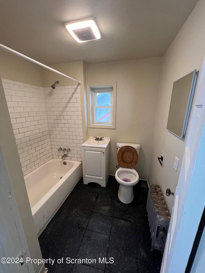 431 4th Ave - Photo 5 of 26