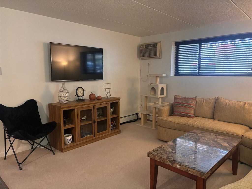 80 N Warren St - Photo 2 of 4