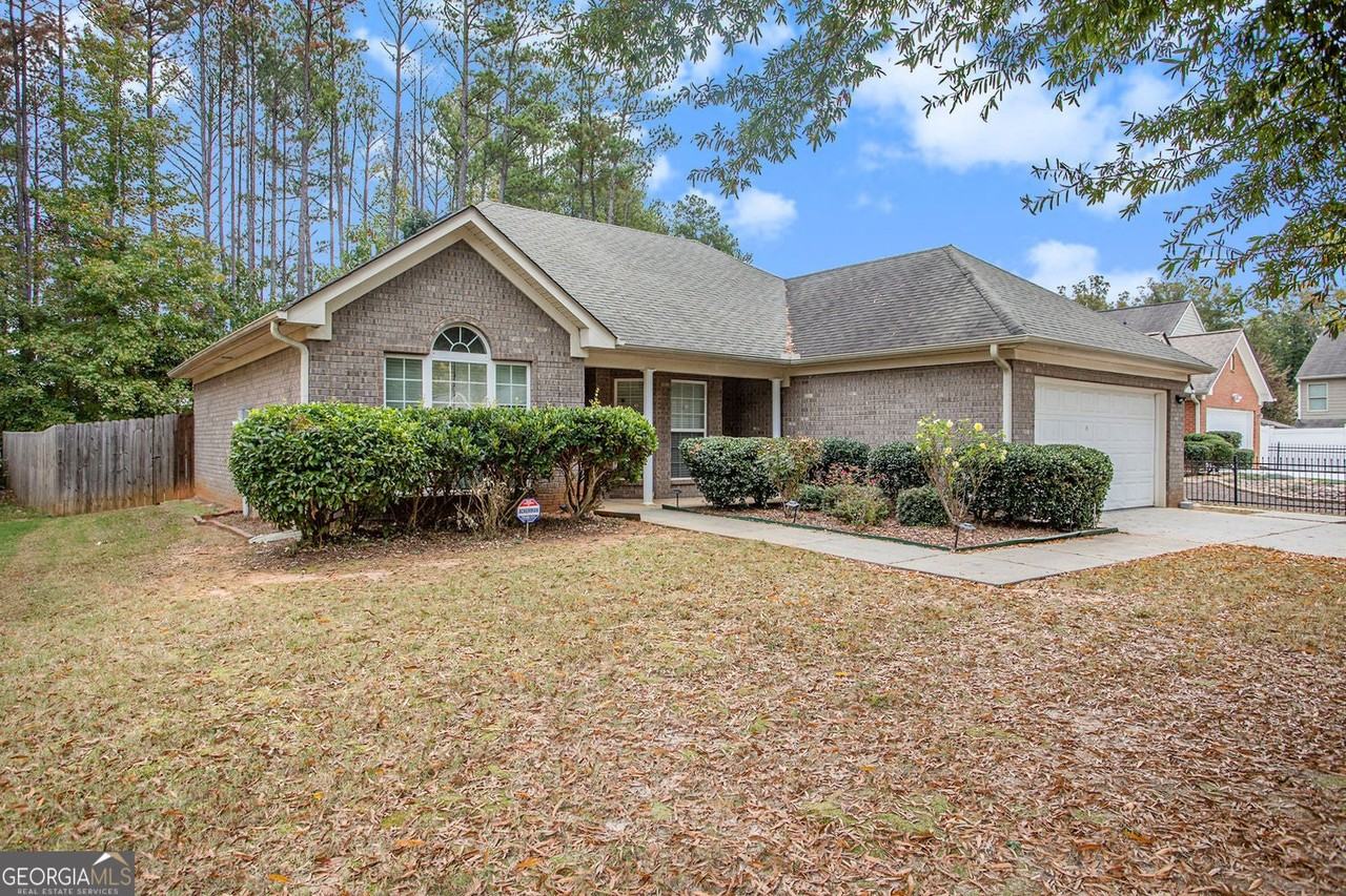 8 Victoria Dr - Photo 3 of 30