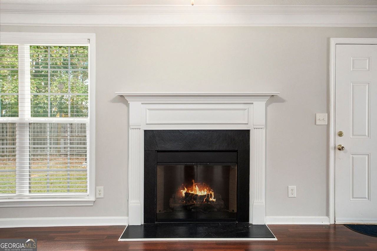 8 Victoria Dr - Photo 6 of 30