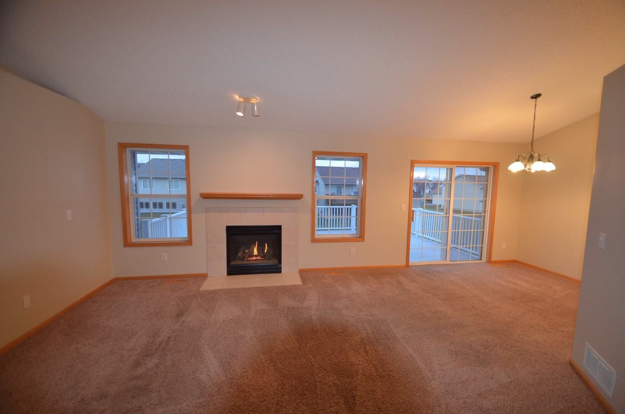 1144 Dorothy Ln - Photo 3 of 14