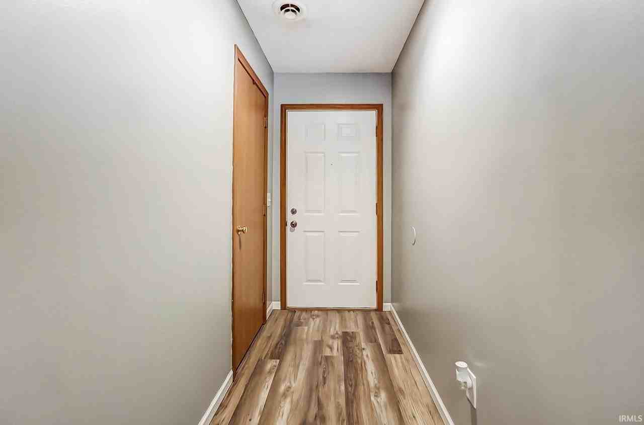 5045 Lake Ave - Photo 3 of 27