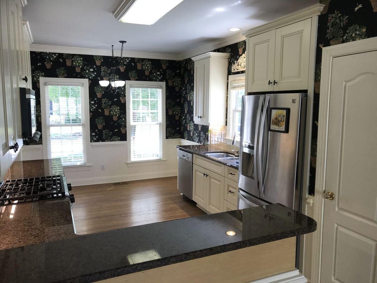 310 Presidents Walk Ln - Photo 5 of 19