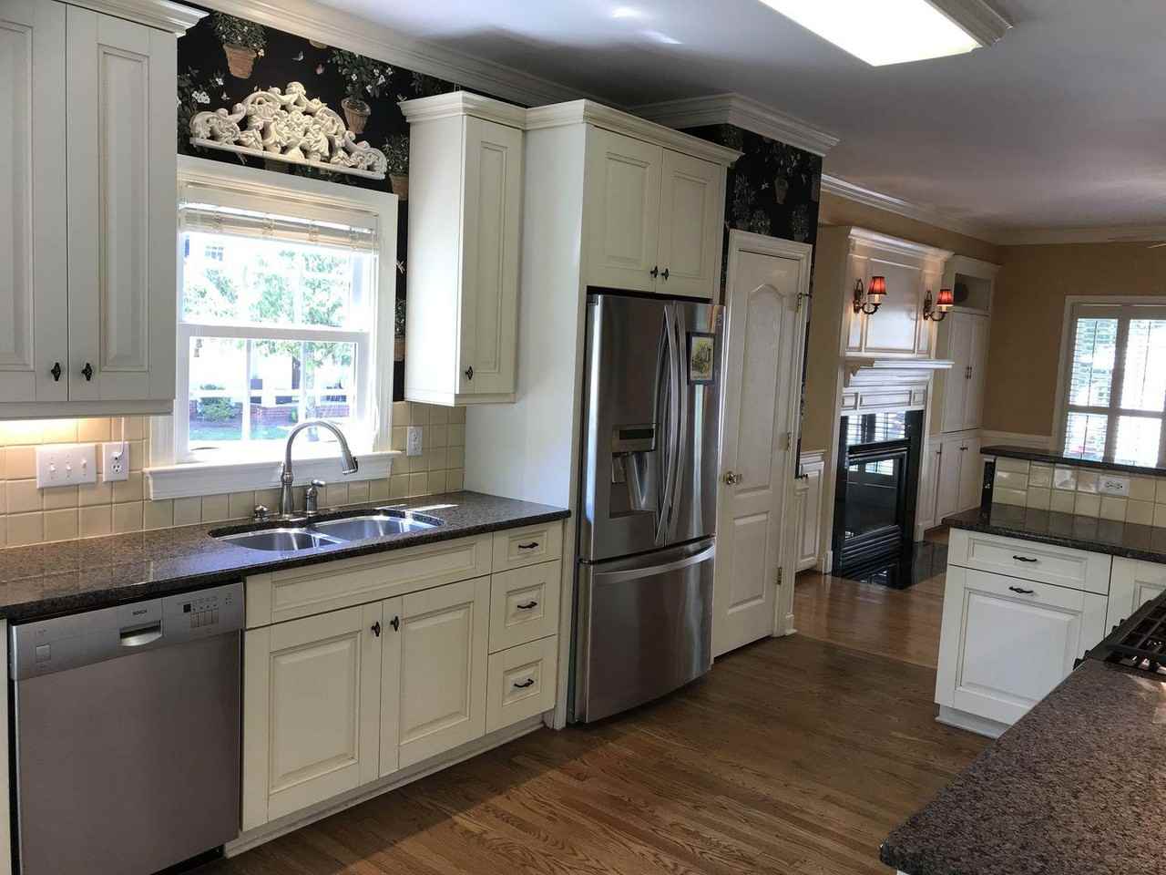 310 Presidents Walk Ln - Photo 6 of 19