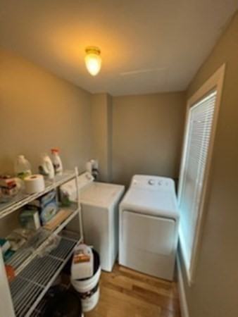 202 Banks St #202 - Photo 4 of 28