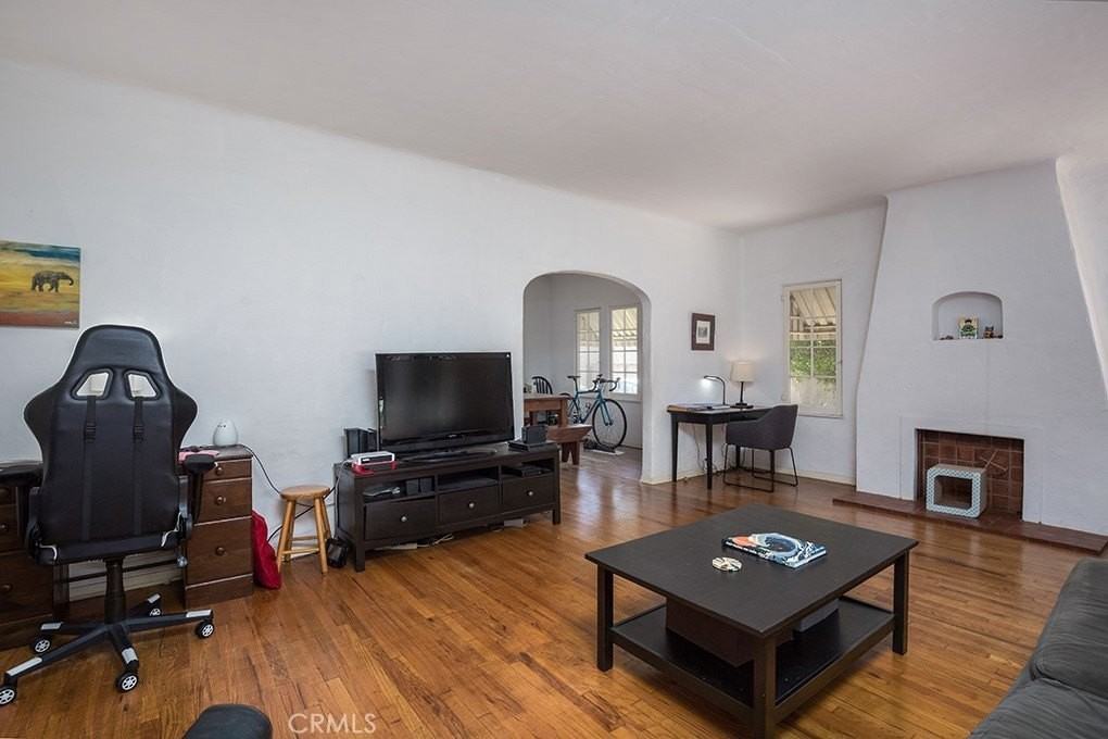 1614 Fremont Ave - Photo 6 of 12