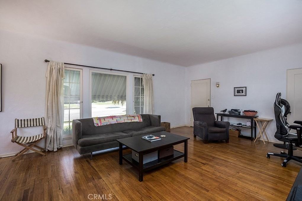 1614 Fremont Ave - Photo 7 of 12