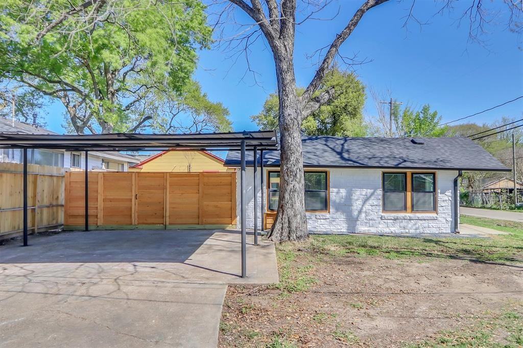 1852 Santa Rosa St - Photo 3 of 27