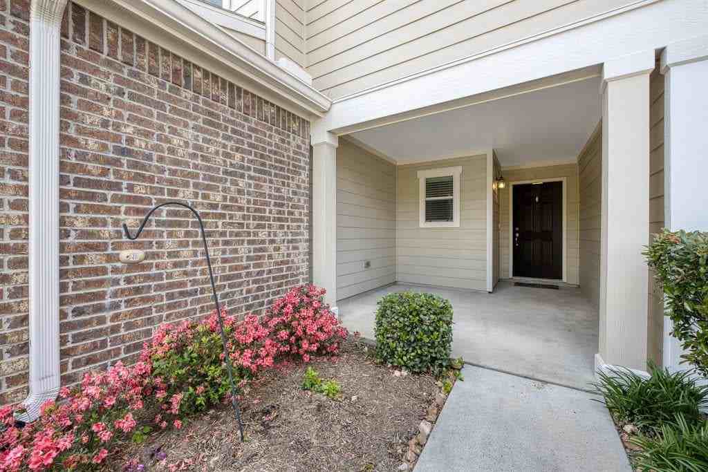 16121 Sweetwater Fields Ln - Photo 2 of 34