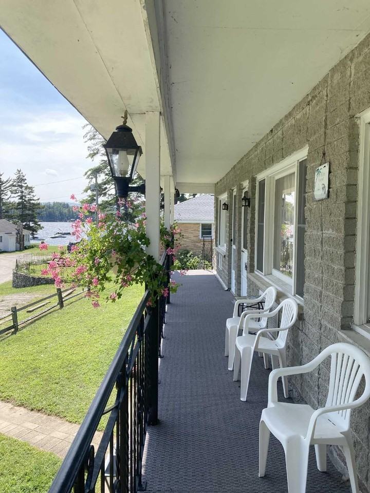 55 Paradise Rd - Photo 3 of 10