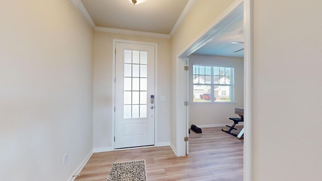 41 Kingsford Ln - Photo 3 of 50