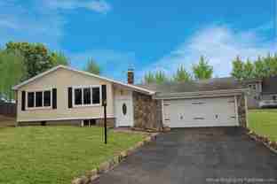 4 Sherwood Ln - Photo 1 of 1