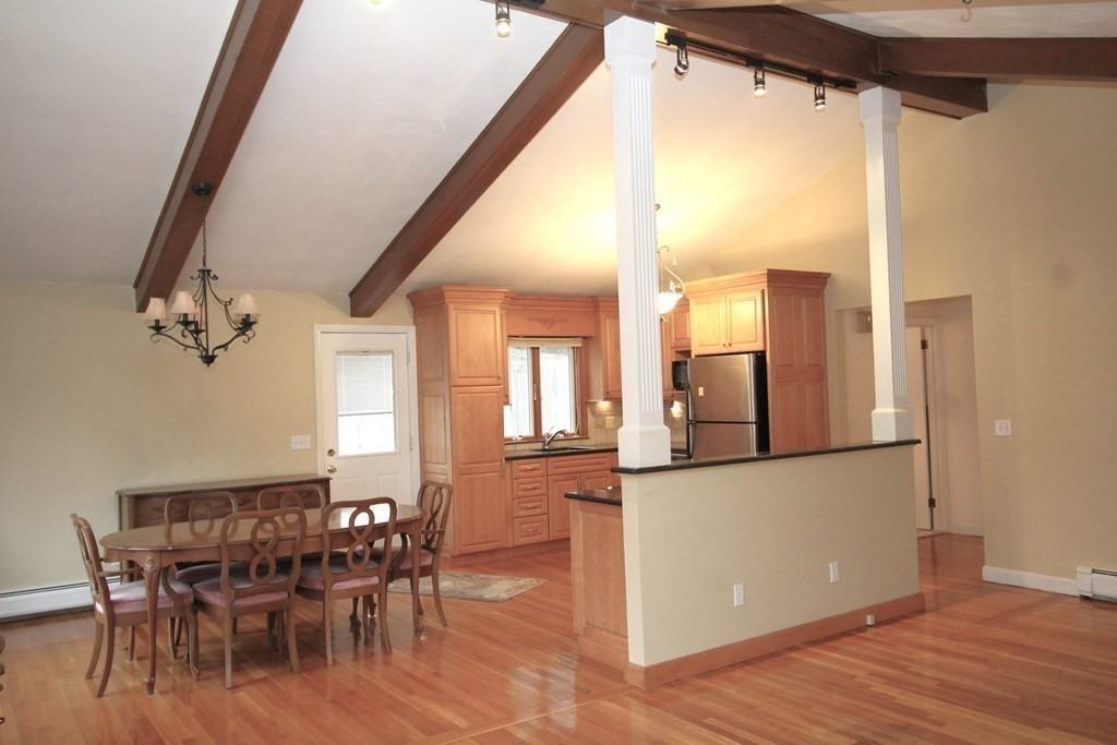 4 Sherwood Ln - Photo 5 of 29