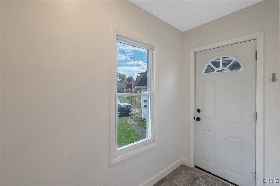 86 Bridge St - Photo 3 of 16