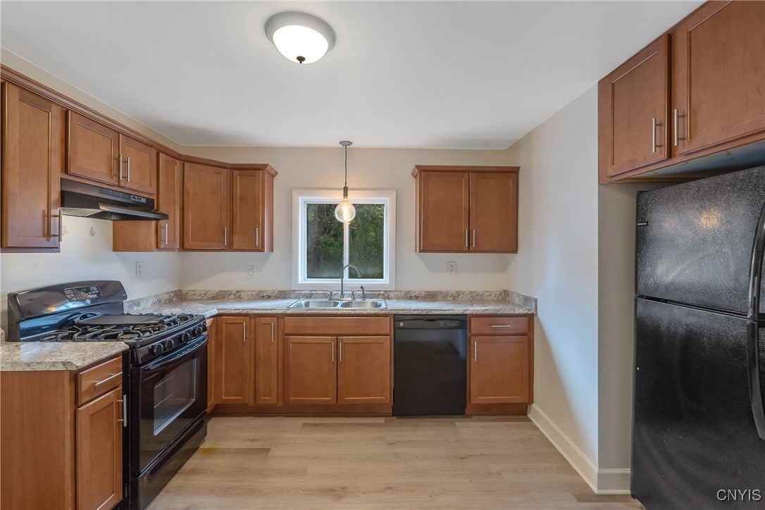 86 Bridge St - Photo 5 of 16