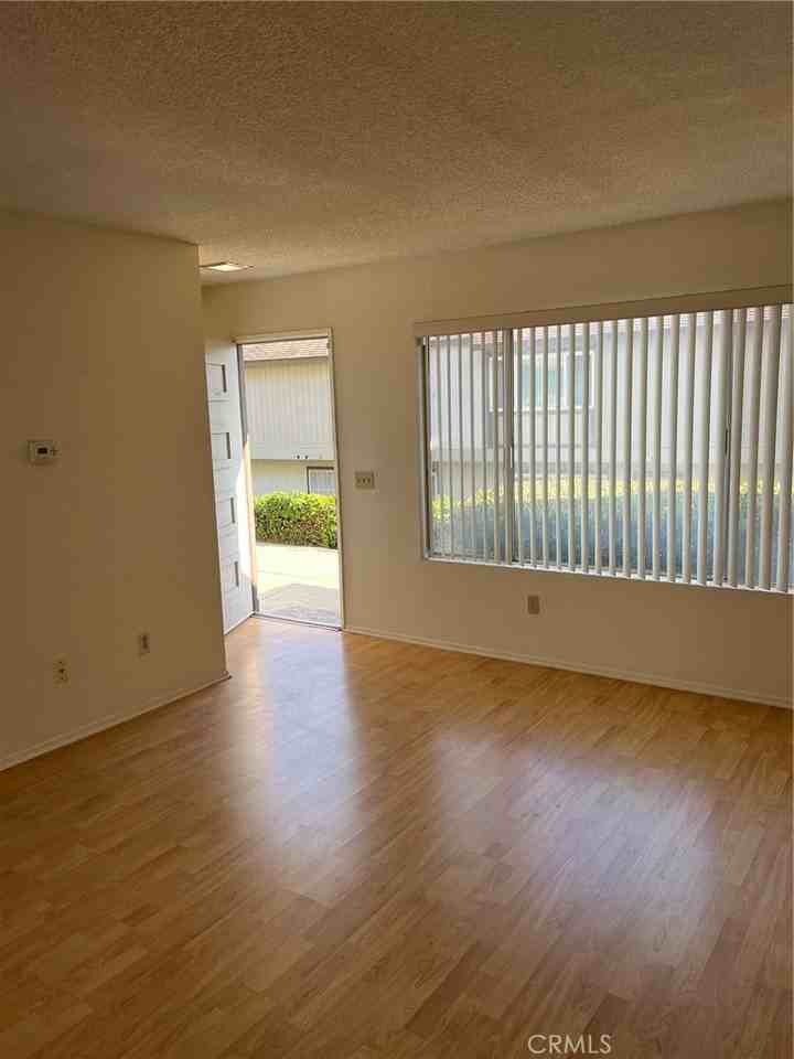 21814 Stonepine St - Photo 4 of 26