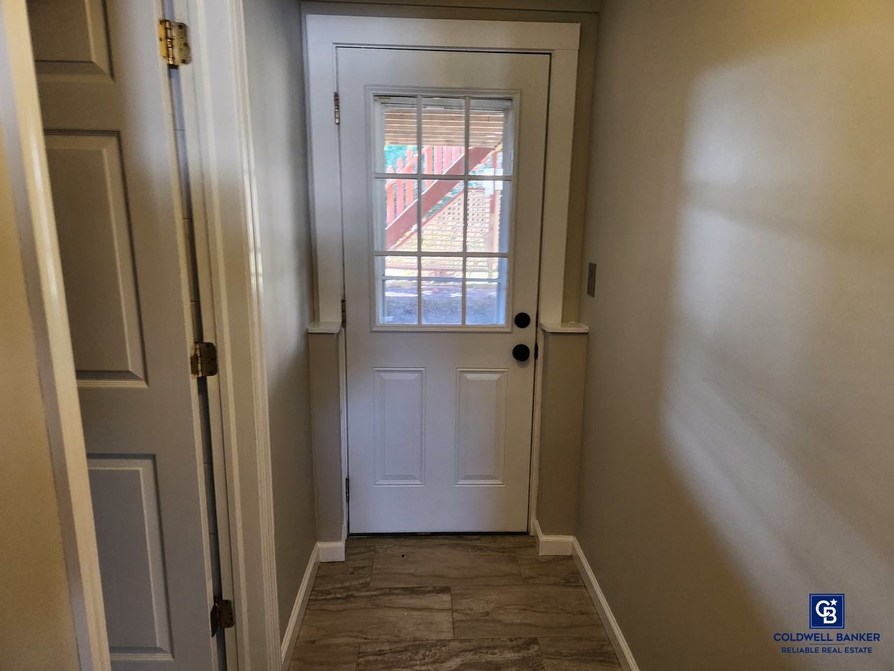 14 Estates Ln - Photo 2 of 12