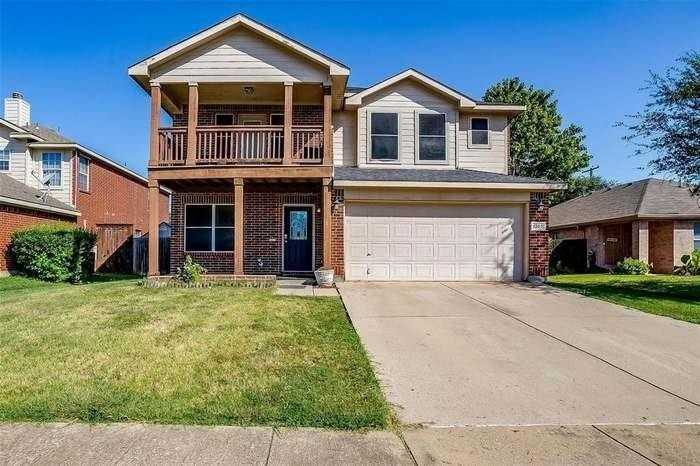 1303 Red Deer Way - Photo 2 of 20