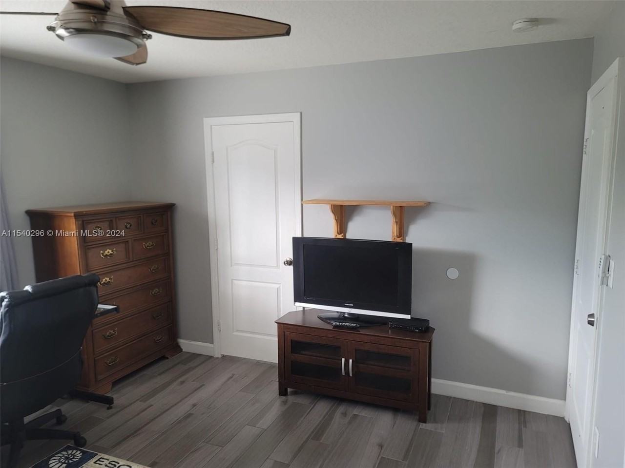 15060 Sw 183rd Ter - Photo 2 of 8