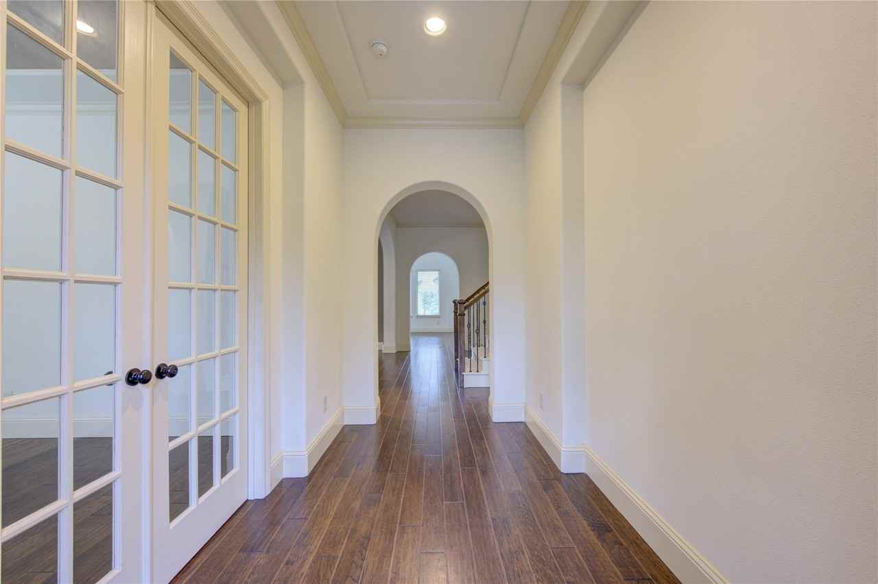 20614 Crownstone Dr - Photo 3 of 41