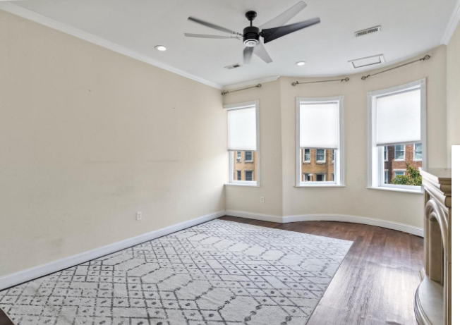 429 E 22nd St - Photo 3 of 33