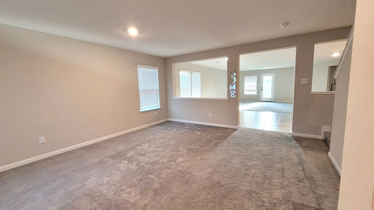 5704 Bluebonnet Ln - Photo 4 of 47