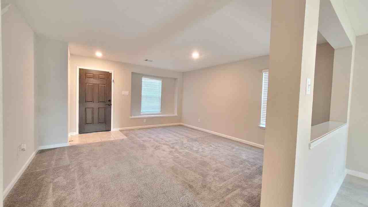 5704 Bluebonnet Ln - Photo 6 of 47