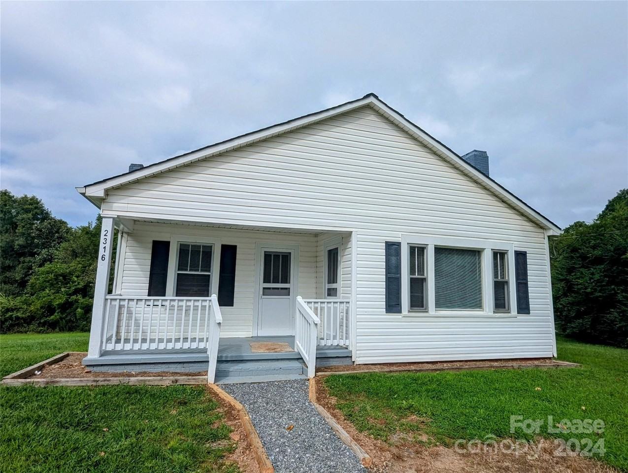 2316 Southside Rd - Photo 2 of 10