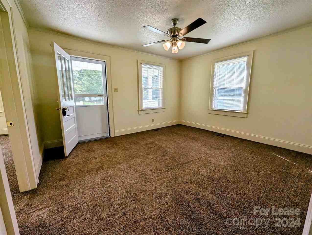 2316 Southside Rd - Photo 3 of 10