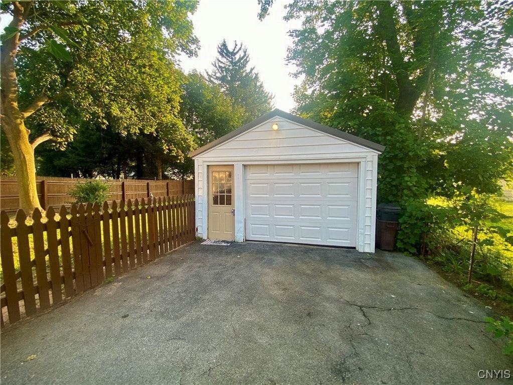 104 Breman Ave - Photo 4 of 21