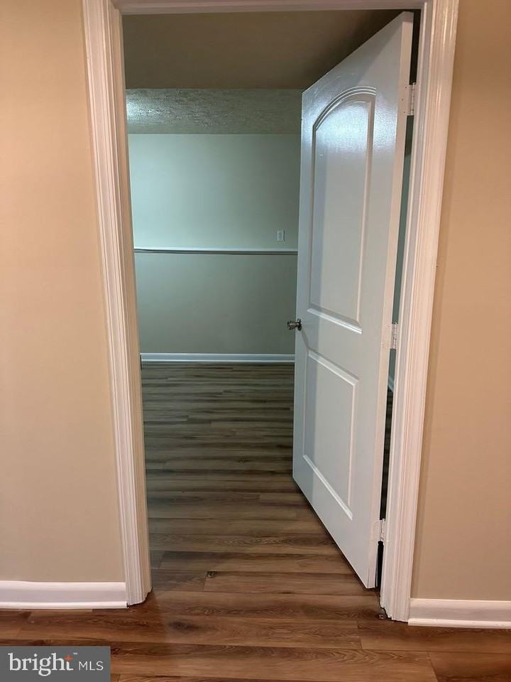 2 Edgecliff Ln - Photo 2 of 10