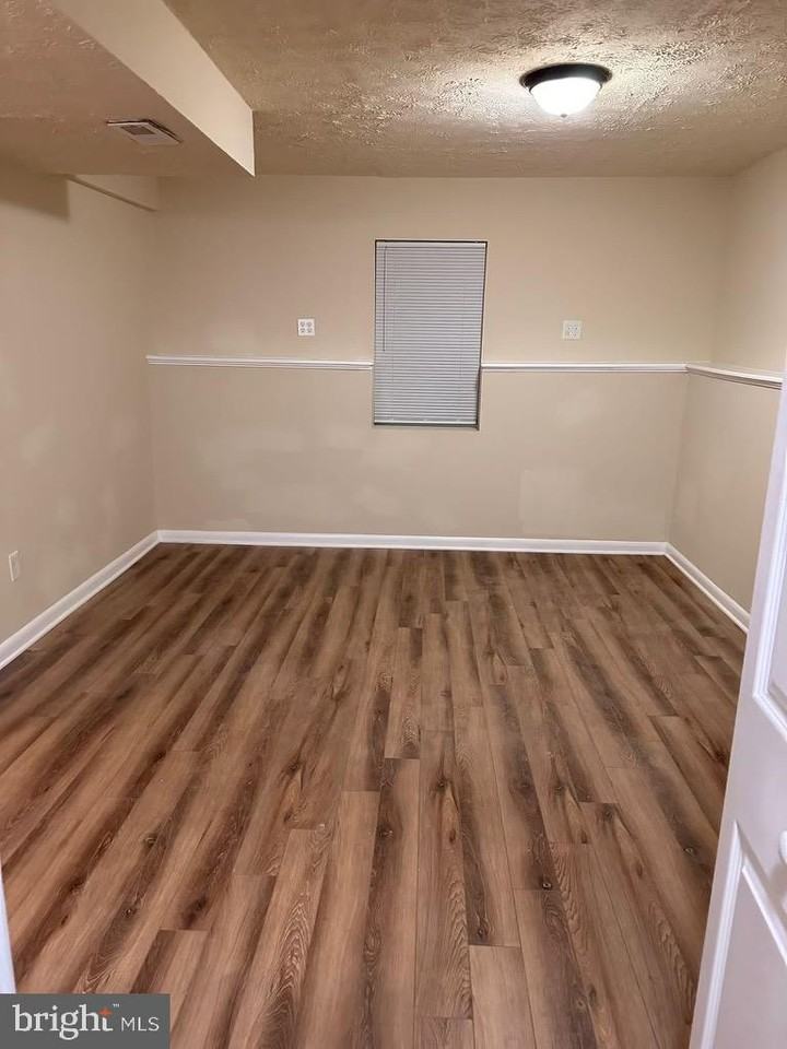 2 Edgecliff Ln - Photo 4 of 10