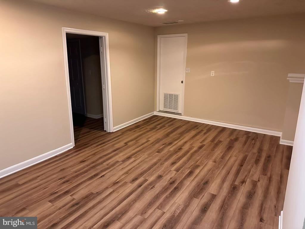 2 Edgecliff Ln - Photo 5 of 10