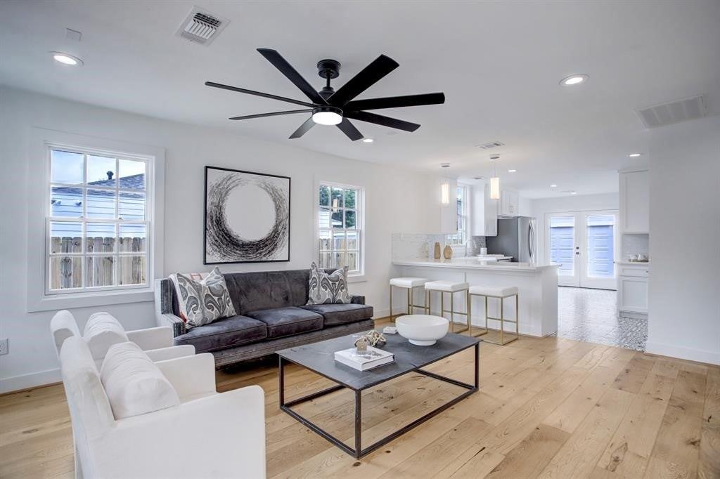 1618 Tabor St - Photo 3 of 22