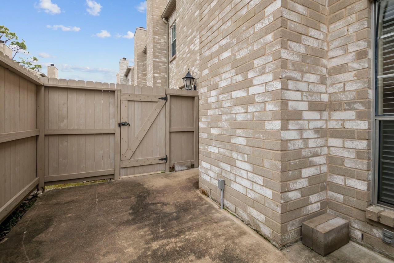 2978 Holly Hall St - Photo 2 of 23