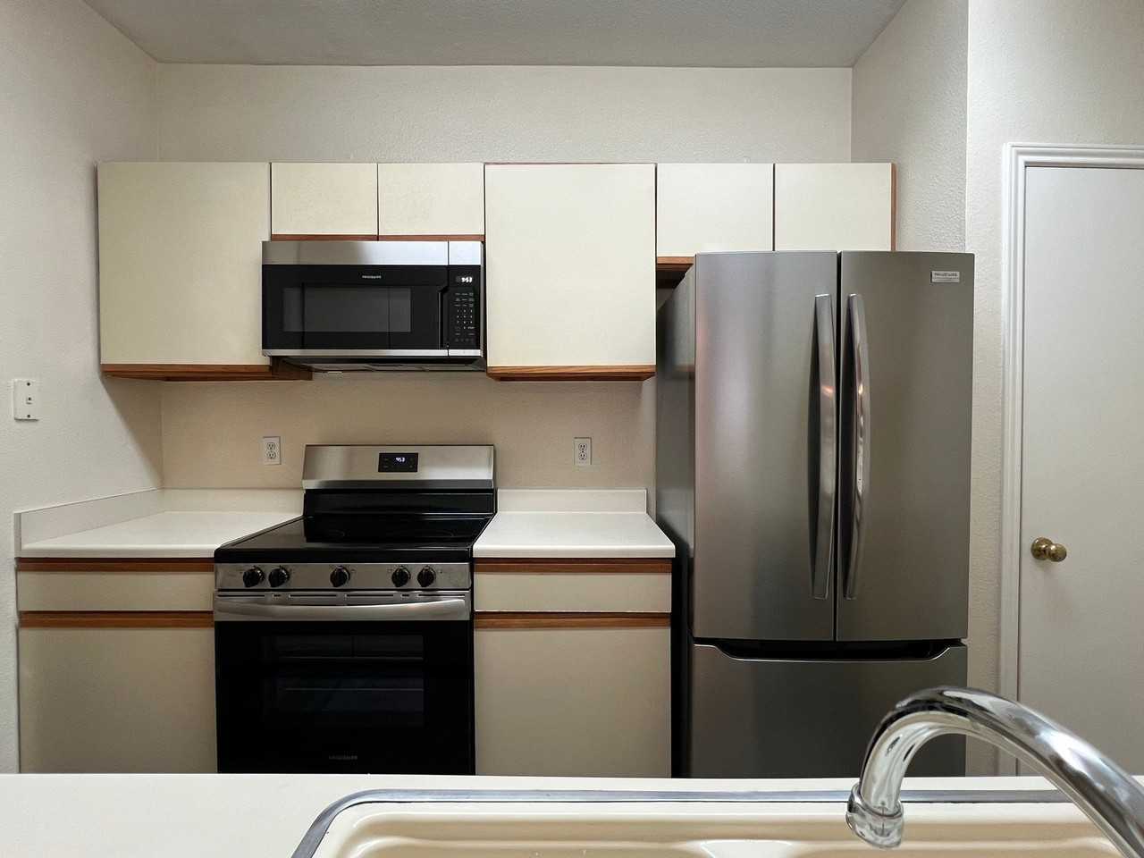 2978 Holly Hall St - Photo 7 of 23