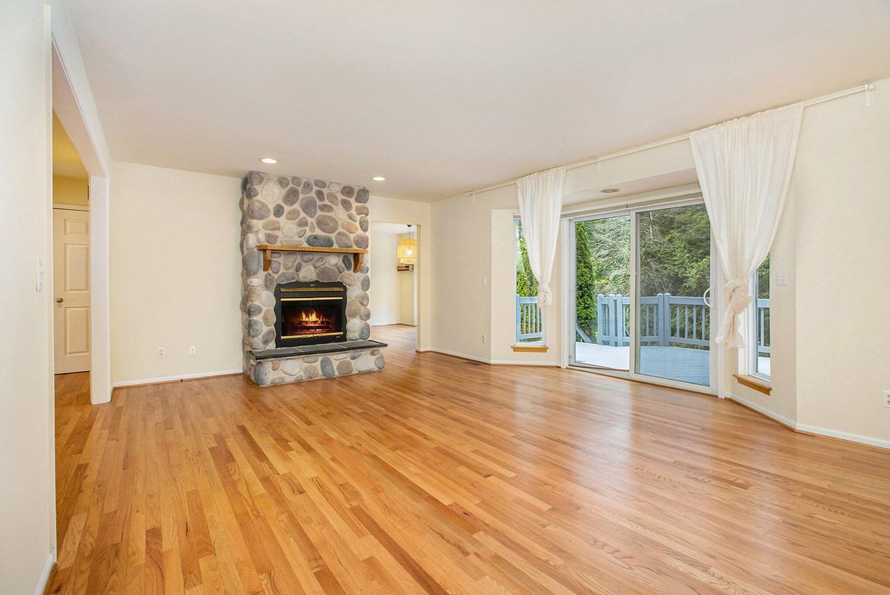 339 Hunters Trl - Photo 3 of 18