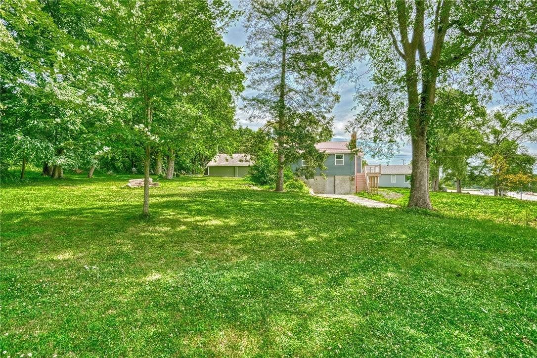 256 Macedon Center Rd - Photo 5 of 33