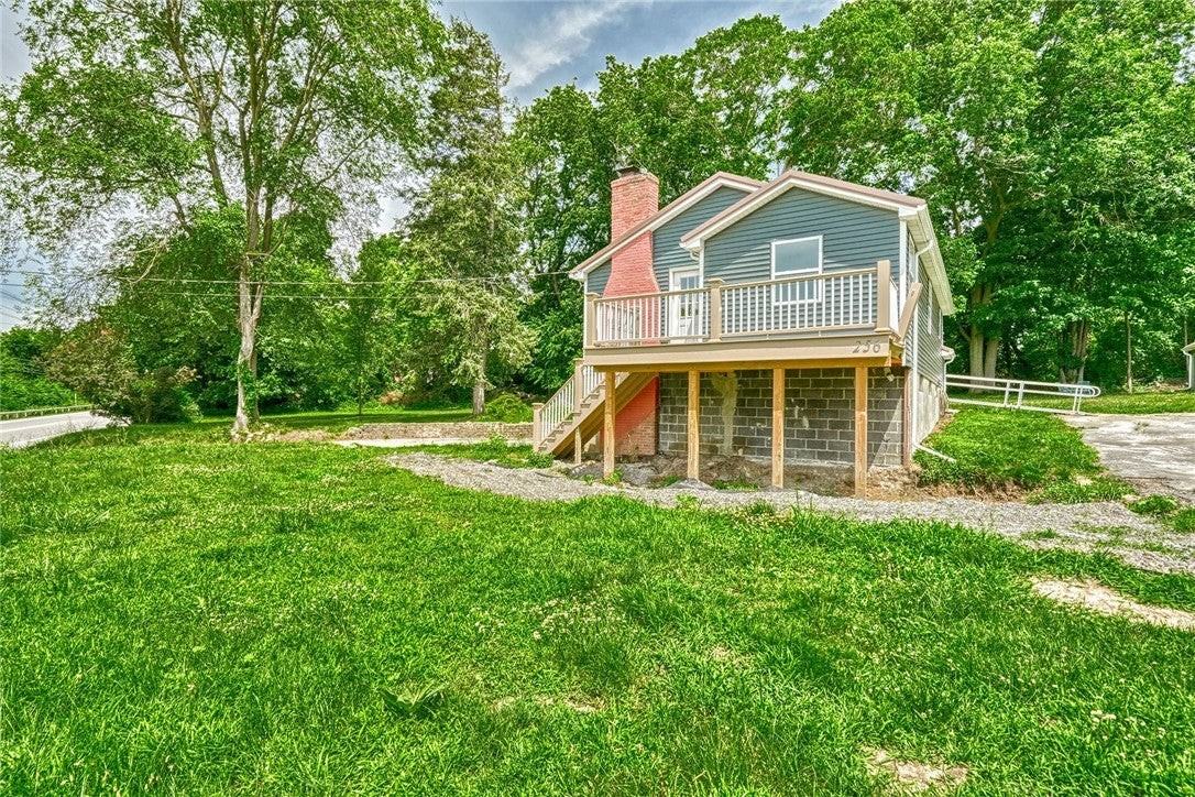 256 Macedon Center Rd - Photo 6 of 33