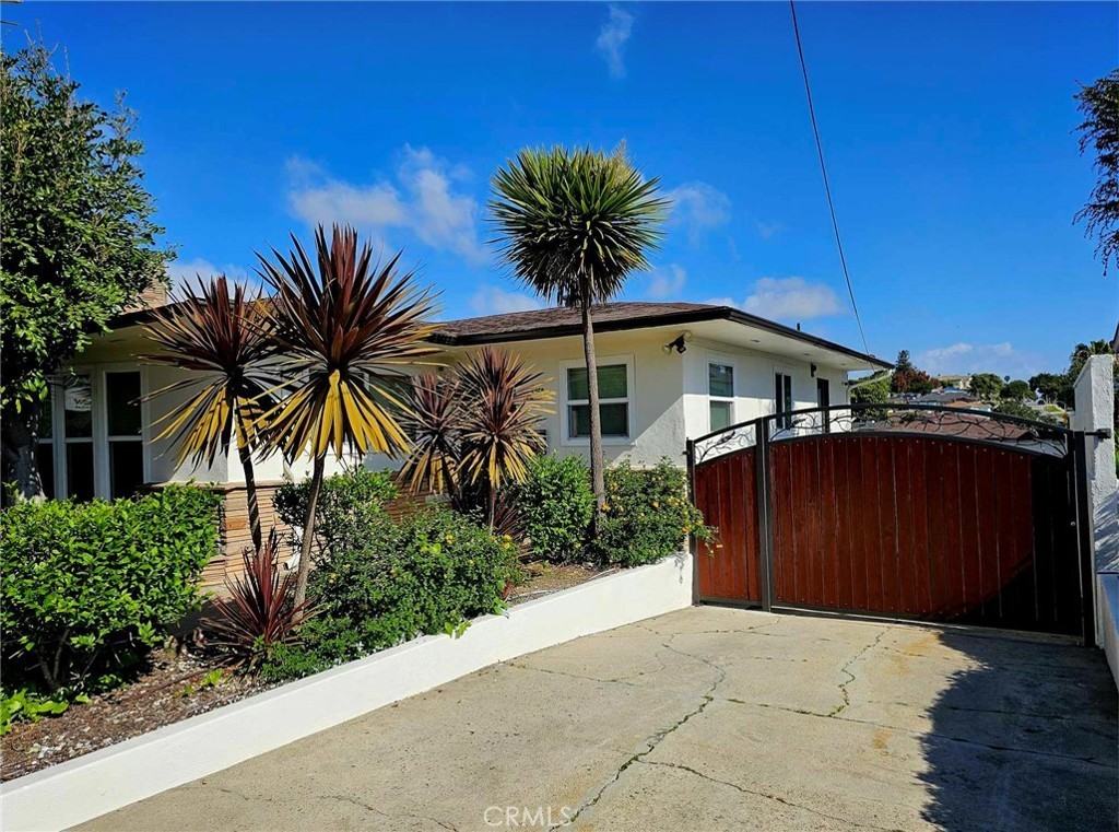 5259 Angeles Vista Blvd - Photo 3 of 42