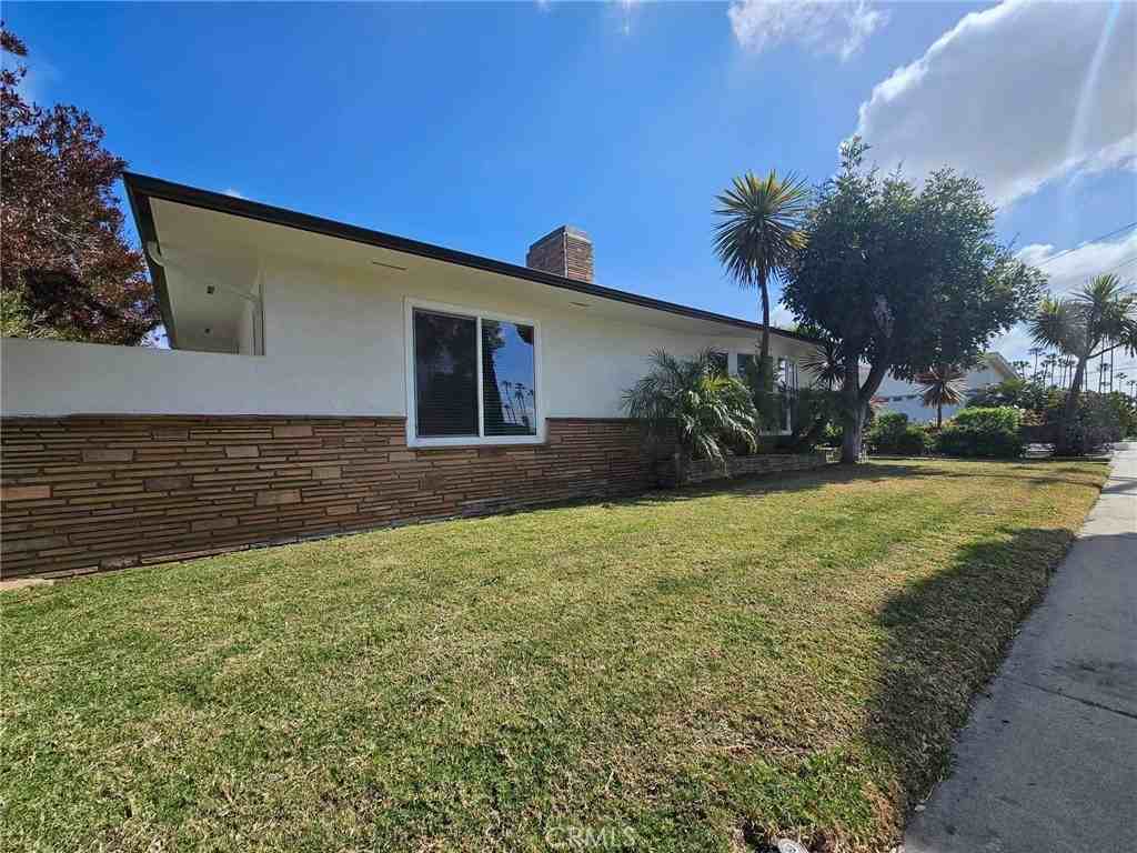 5259 Angeles Vista Blvd - Photo 5 of 42