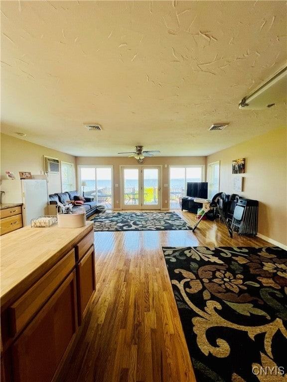 1207 Black Point Rd - Photo 7 of 19