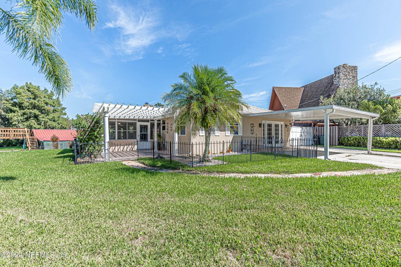 139 Palm Trl - Photo 2 of 46