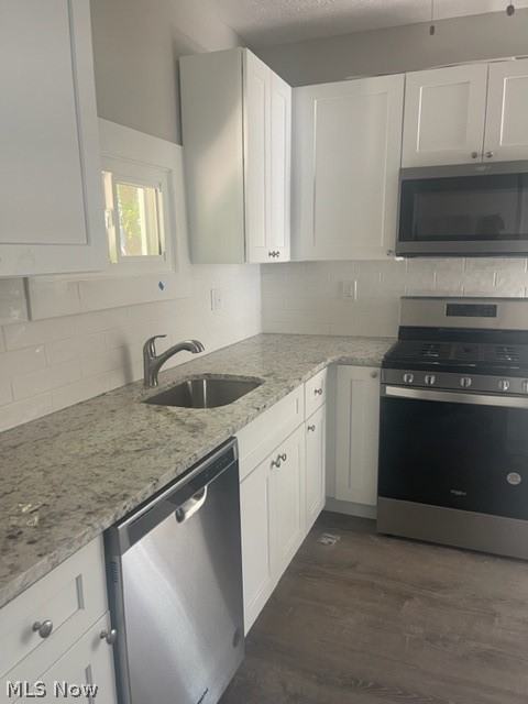 407 Kenyon Ave - Photo 4 of 21