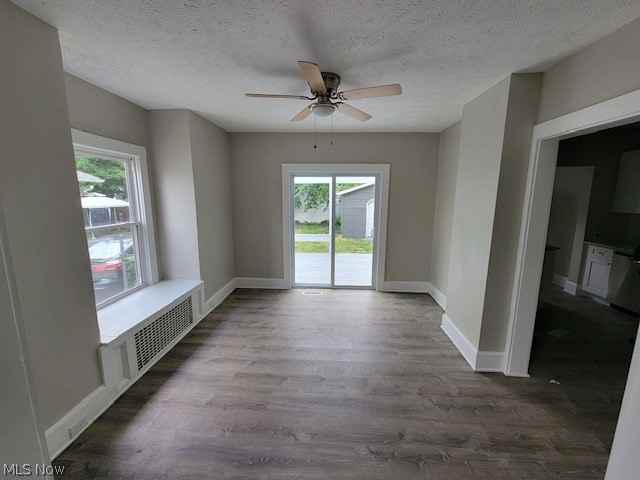 407 Kenyon Ave - Photo 7 of 21