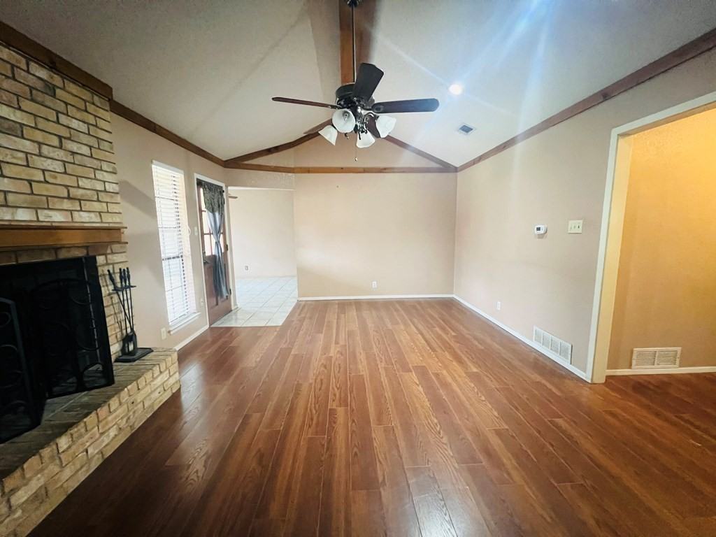 4710 Royal Oak Dr - Photo 3 of 20