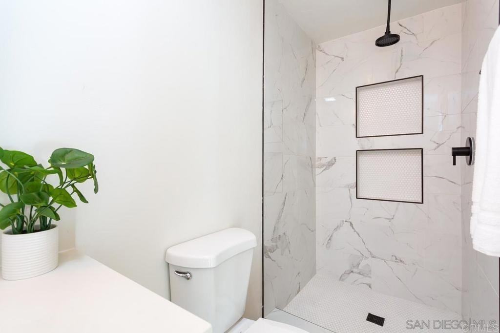 2610 Glebe Rd - Photo 3 of 10