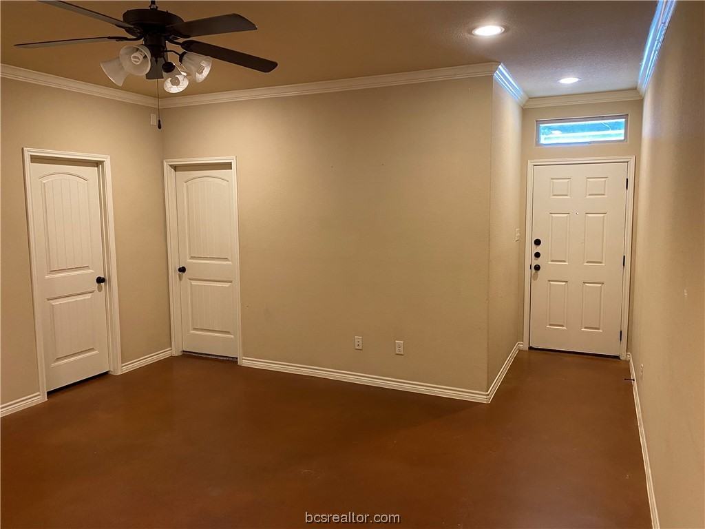 100 Knox Dr - Photo 2 of 50